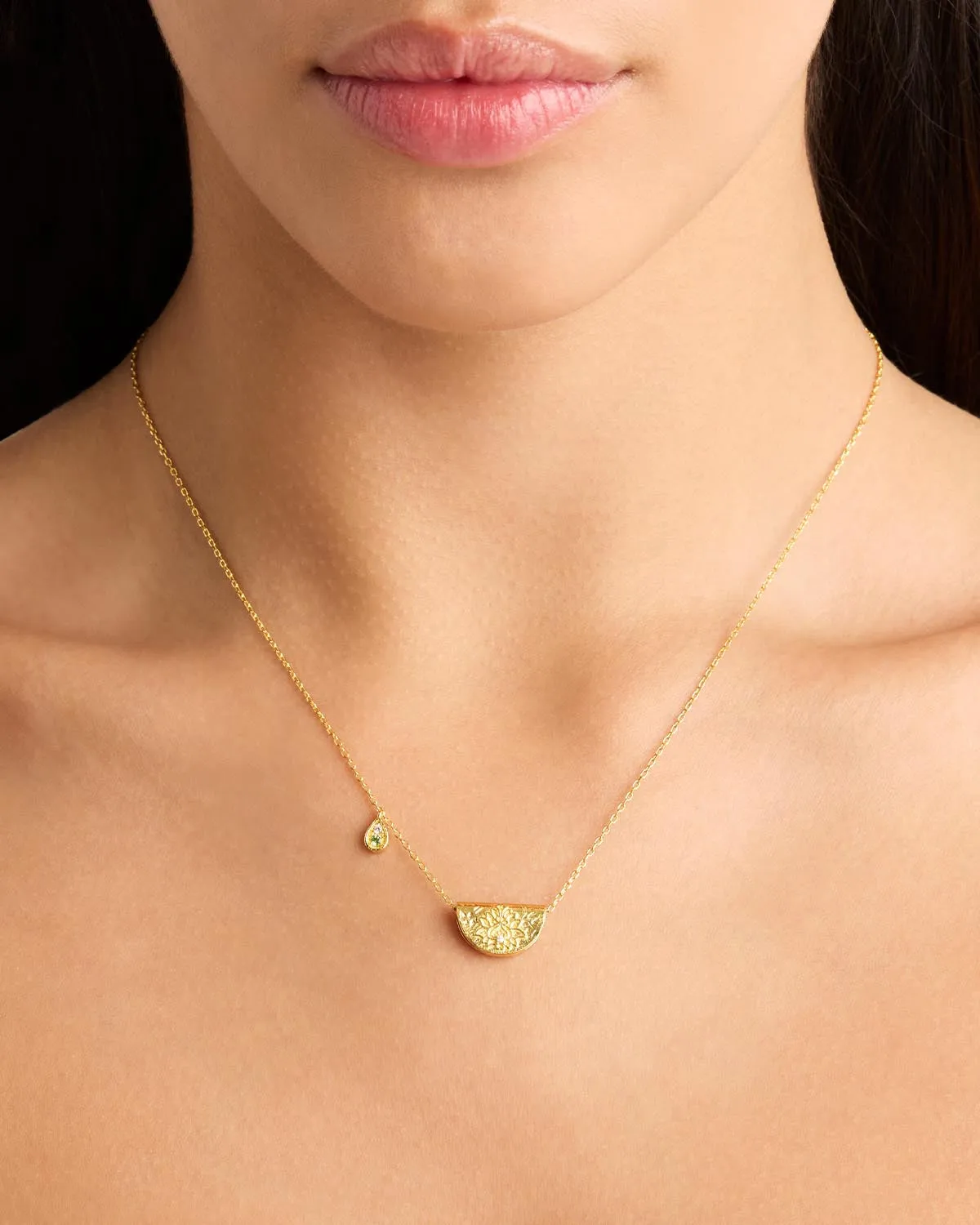 18k Gold Vermeil Lotus Birthstone Necklace - August - Peridot